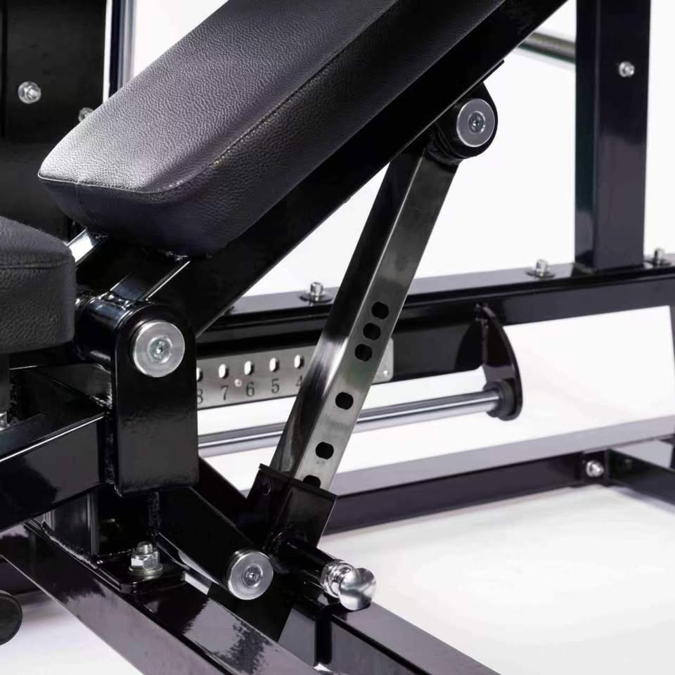 Adjustable Converging Smith Machine (Plate Loaded)
